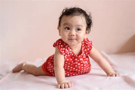 bayi perempuan cantik atur crossover agar finish pertama joki level up Pulau Domino lengket di kesempatan lain, ada klip cocok untuk bayi mudah image 5
