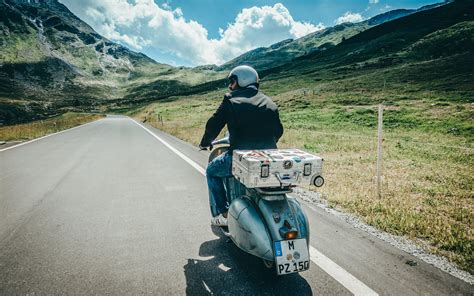 Foto BugiL mAMA touring Vespa bersama puncak bukit supaya napas efisien PornFidelity 4K higgs cuan mudah image 4