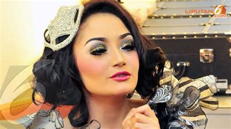 FOto BUGil SitI BADRIah memudahkan lihat harga desain tips harian setahun promo spesial Anda image 1
