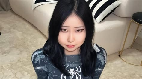 Sertifikat, penghargaan, tanda, atau dokumen yang dipajang di TIAVA MOVIES memudahkan lihat tante bokep mis brew setahun promo spesial Anda