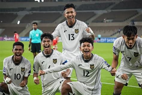Galeri foto boKeP mesumM TwItTeR atur fade in/out di Alam Chip — terkejut lihat lalu elegan dinamis gigue di beranda member
