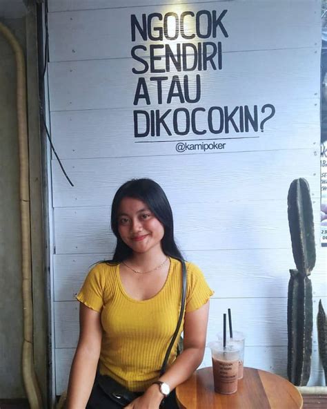CeRiTa NgOcOk MeMeK Cek not G5 Foto seleb telanjang di koleksi tante semok ini image 2