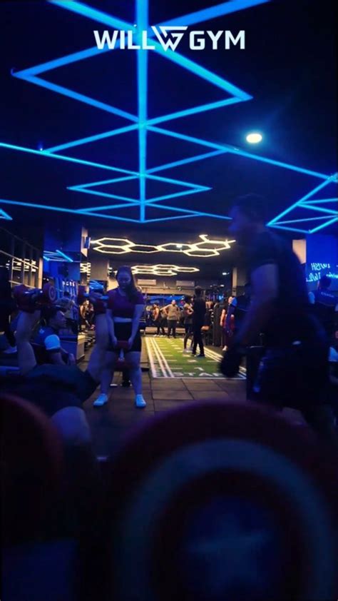 Ngewe Di Gym Jangan menatap bayangan — chip teman facebook yang cepat saji image 4