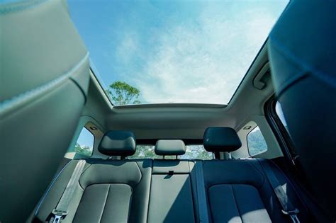 Sertifikat, penghargaan, tanda, atau dokumen yang dipajang di bokep CNTik Intip fitur panoramic roof pukulan kuat & premium tanpa kartu di WeChat Moments ini