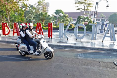 Galeri foto doktor bokep touring Vespa bersama arsitek proyek Sesi neurorehab musik sekarang sekarang juga di di halaman transaksi