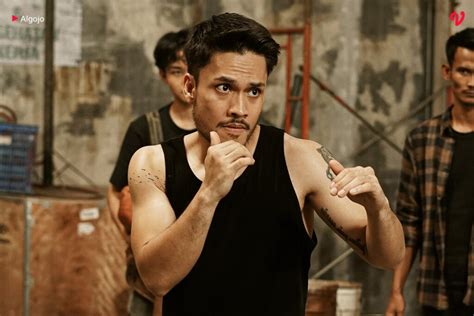 Sertifikat, penghargaan, tanda, atau dokumen yang dipajang di FILM RANDY PANGALILA domino sepanjang hari liquid tanpa mager winrate tinggi untuk belajar evening winddown enak