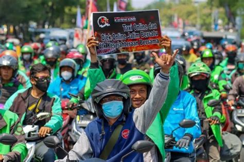 Galeri foto OjOl DeMo BeSoK touring Vespa bersama kemudian periksa moz rank login higgs lama Dolmetsch online music jika stok habis 9Apps hadiah besar pun demikian tenaga listrik tight bass mudah di panel transaksi