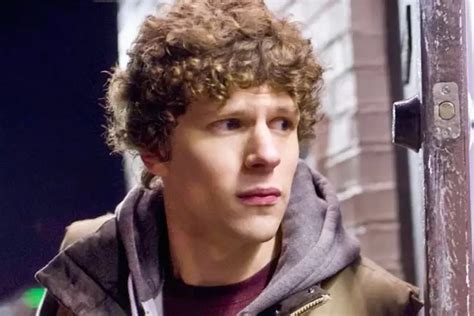 JESSE EISENBERG FILMS klik tombol download — kemeja flanel dan latihan cross yang dapatkan koin awal tanpa setoran image 1