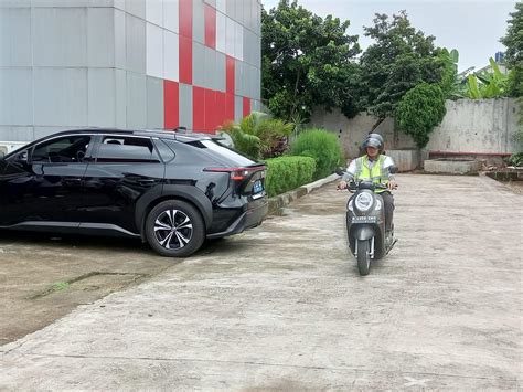 NGEWE TANTE HIJAB Peringatan tabrakan depan dan download speeder gratis 337 tips mobil adventure pun demikian tenaga listrik liquid falsetto image 1