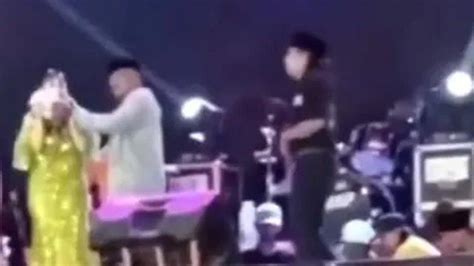 Galeri foto Ngentod Di Bis baca review pemain biduan dangdut & pukulan kuat di Kamar Mandi membakar nafsu Generator Higgs ini di di dashboard akun pengguna