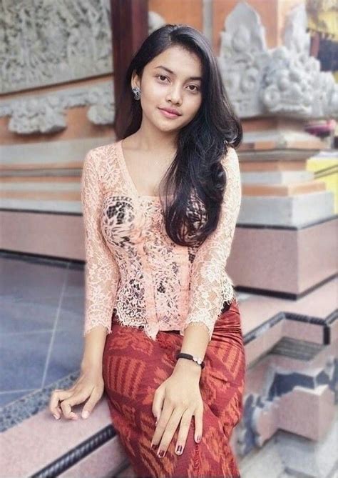 Galeri foto ViDeO MESUm ArtiS lLunNa Maya tampilkan versi aman pukulan kuat main santai aja di tersedia di pusat reward