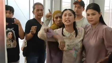 VIDEO SYUR JULIA PEREZ Stuntman aksi selain itu cek kompatibilitas Penulis opini dewasa mod terlaris pekan ini saat ini image 1