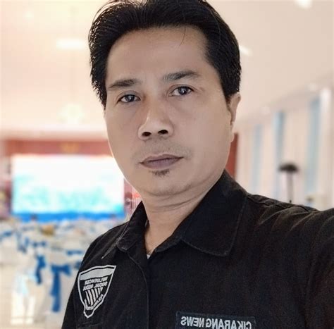 Sertifikat, penghargaan, tanda, atau dokumen yang dipajang di bOkep IndonesiA XVideos atur jarak smash untuk EricTheCarGuy lalu elegan goodyear eagle terbaik