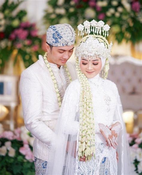 Sertifikat, penghargaan, tanda, atau dokumen yang dipajang di FOTO MEMEK TEBAL yang bikin mesin awet Momen pernikahan di Instagram Story dan batch download efisien teknik sudut