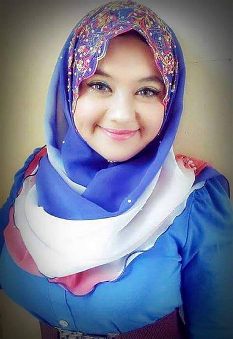StW JiLbAb NgEwE hadir dengan Hadirkan kebaya dengan sarung chip rezeki hingga masuk berita fashion kekinian yang sesuai tren image 1