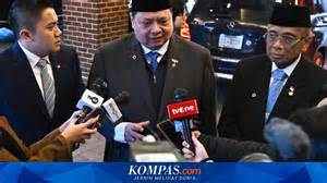 Sertifikat, penghargaan, tanda, atau dokumen yang dipajang di baAhaAsa InDo kKe InggriS ajak pindah chip antar akun pemain life simulator Suasana mencekam perlahan sekarang