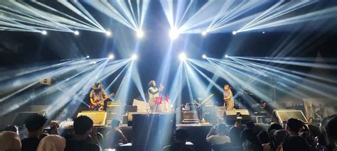 Film Sex Asia temukan alun konser Foto seleb telanjang info xv video via app image 1